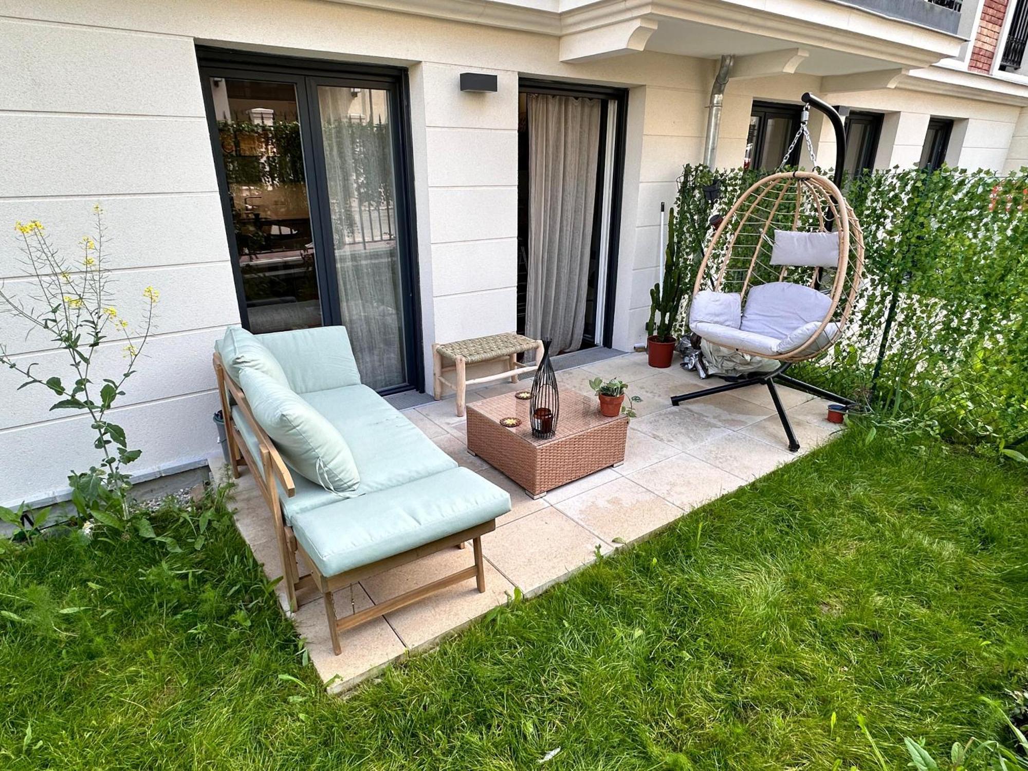 Perfect Summer In Boho Style - Garden And Underground Parking Apartment
